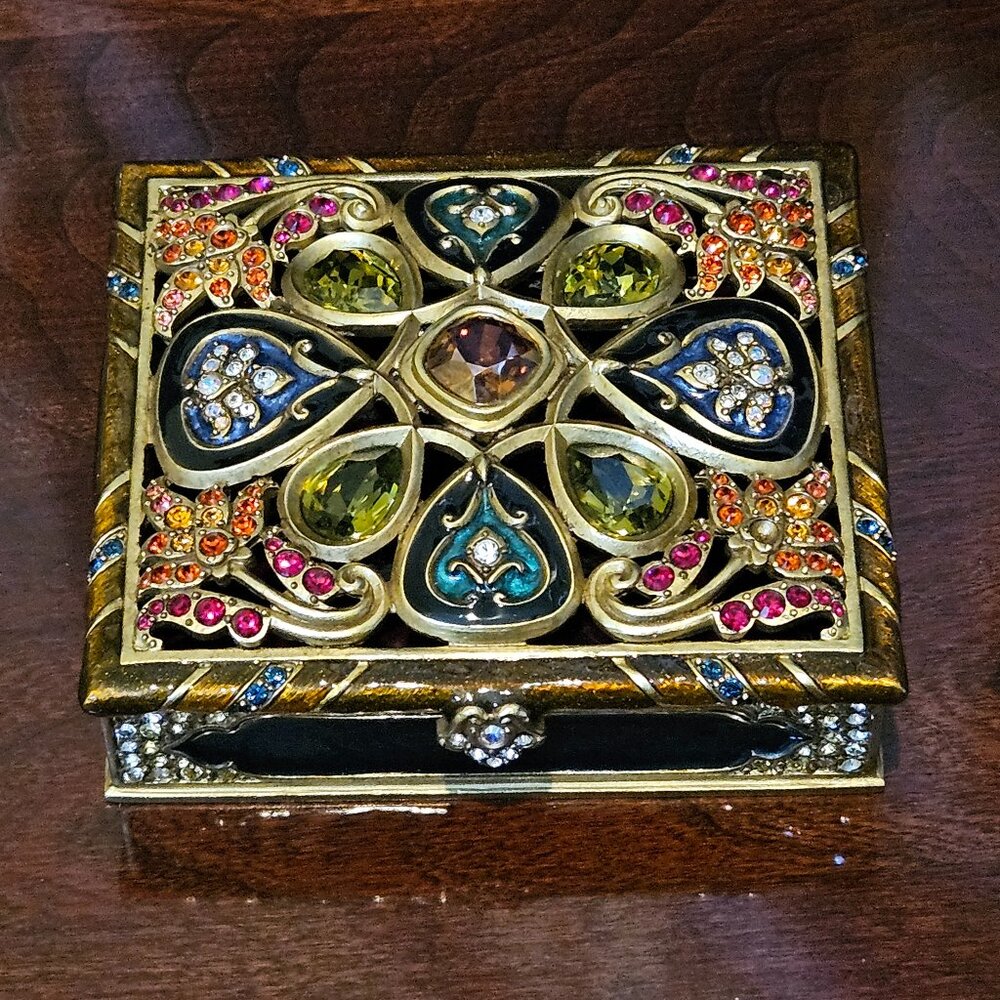 RARE HANDSIGNED JAY STRONGWATER ARABESQUE CABOCHON CRYSTAL ENAMEL TRINKET BOX